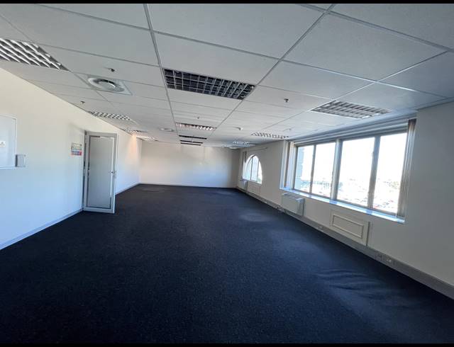 111M² OFFICE TO LET IN CENTURY CITY